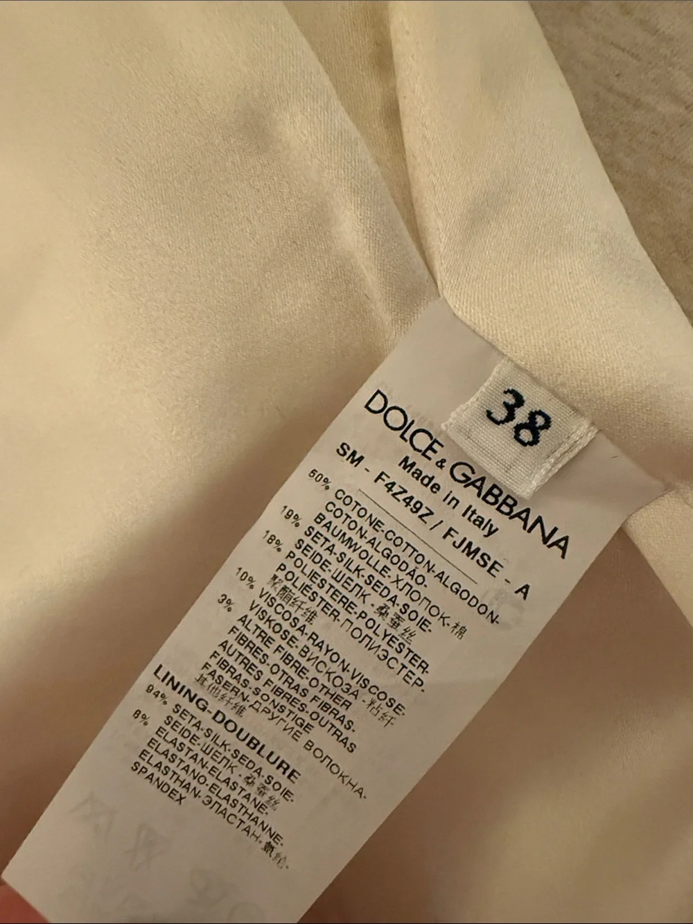 Dolce & Gabbana White Mini Skirt with Black Trim - Picture 5 of 7